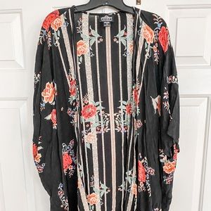 Womens black floral kimono. Size large. Very comfortable.